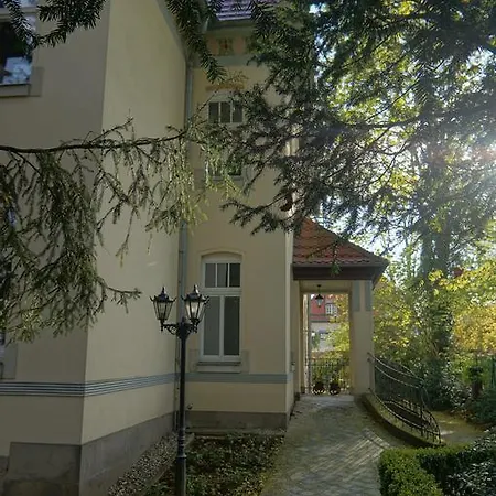 Hotel-appartement-villa Ulenburg דרזדן