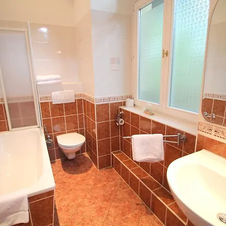 Hotel-appartement-villa Ulenburg 3* דרזדן